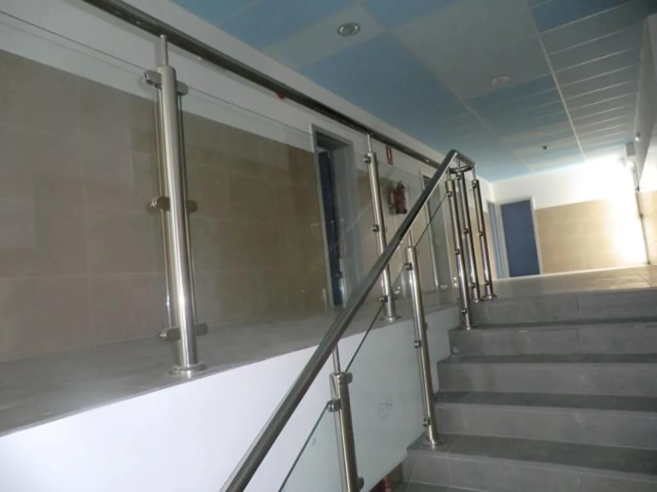 pasillo y escalera Taller Yepabely